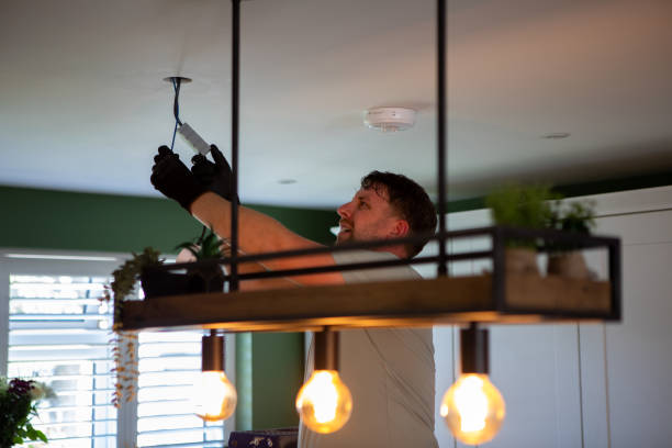 Best Licensed Electrician  in Village Of Oak Creek, AZ